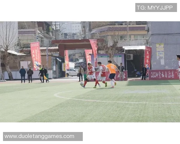 武汉足球明星见面会盛大举行球迷欢聚一堂共庆足球盛事