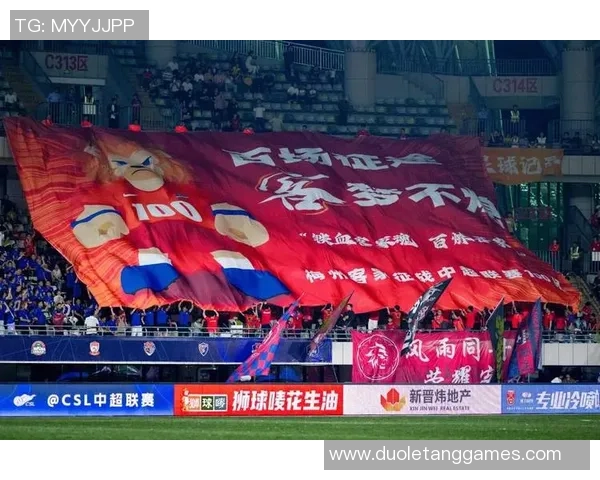 足球明星两人携手共创辉煌共同书写绿茵场上的传奇篇章 足球明星两人携手共创辉煌共同书写绿茵场上的传奇篇章